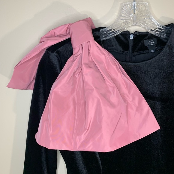 River Island black , velvet mini dress with pink bow. Size -4US - Picture 4 of 10